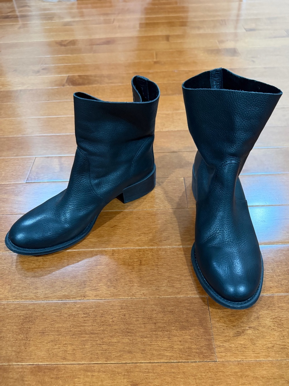 Tory Burch Pebbled Black Leather Siena Ankle Boots Booties Sz. 10.5